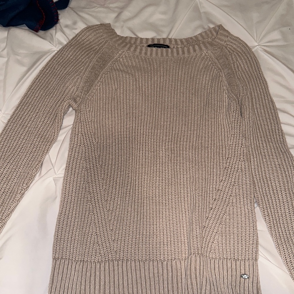 American Eagle Beige Knit sweater